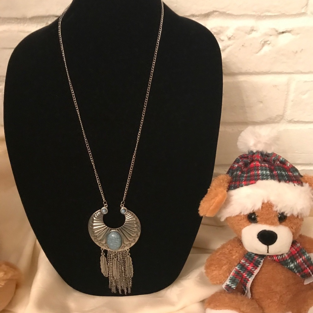 🎉2 for $20🎉 Pretty Necklace, with blue stone and feathers (OLCC)